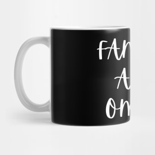 Familia ante omnia Mug